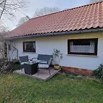 Julchen - Mit Garten, Grillplatz, Sauna Samtens